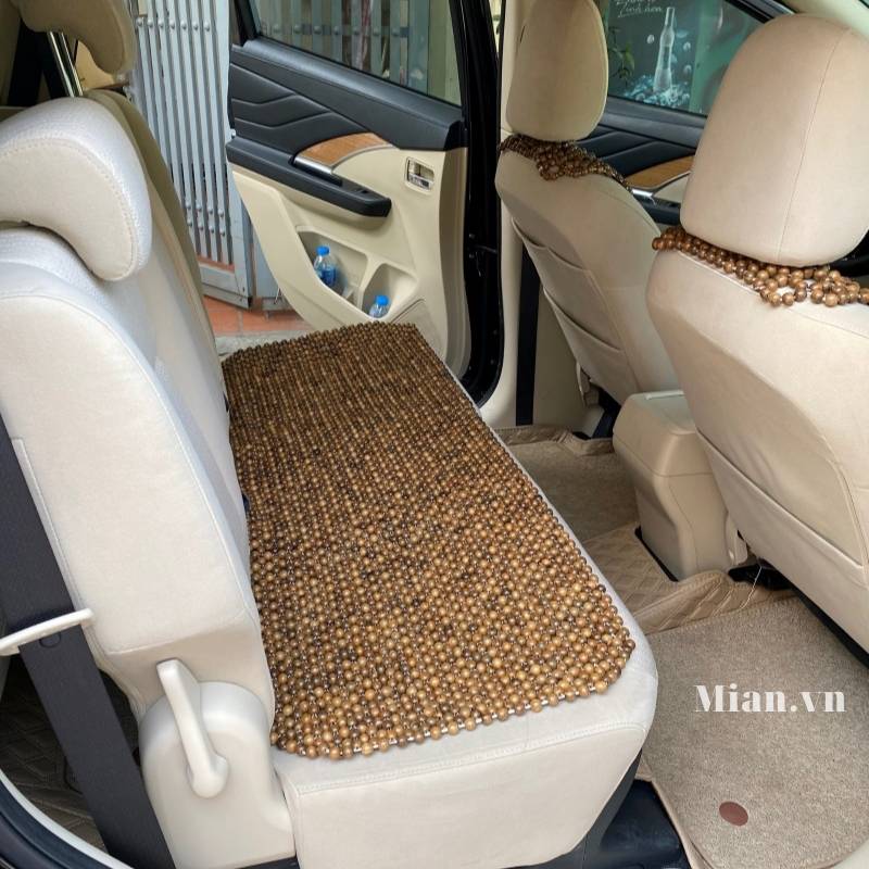Lót ghế ô tô hạt gỗ hương giúp tăng độ sang trọng cho nội thất xe